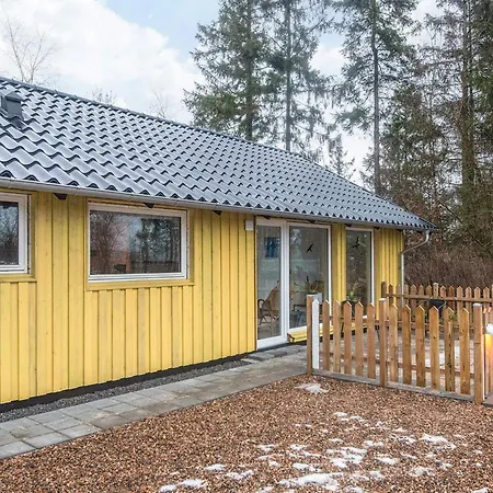 4 Star In Bording Feriehus Korning